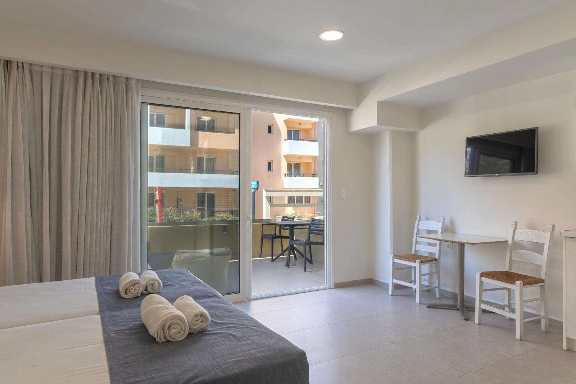 Meltemi Coast Suites Rethymno Exterior foto