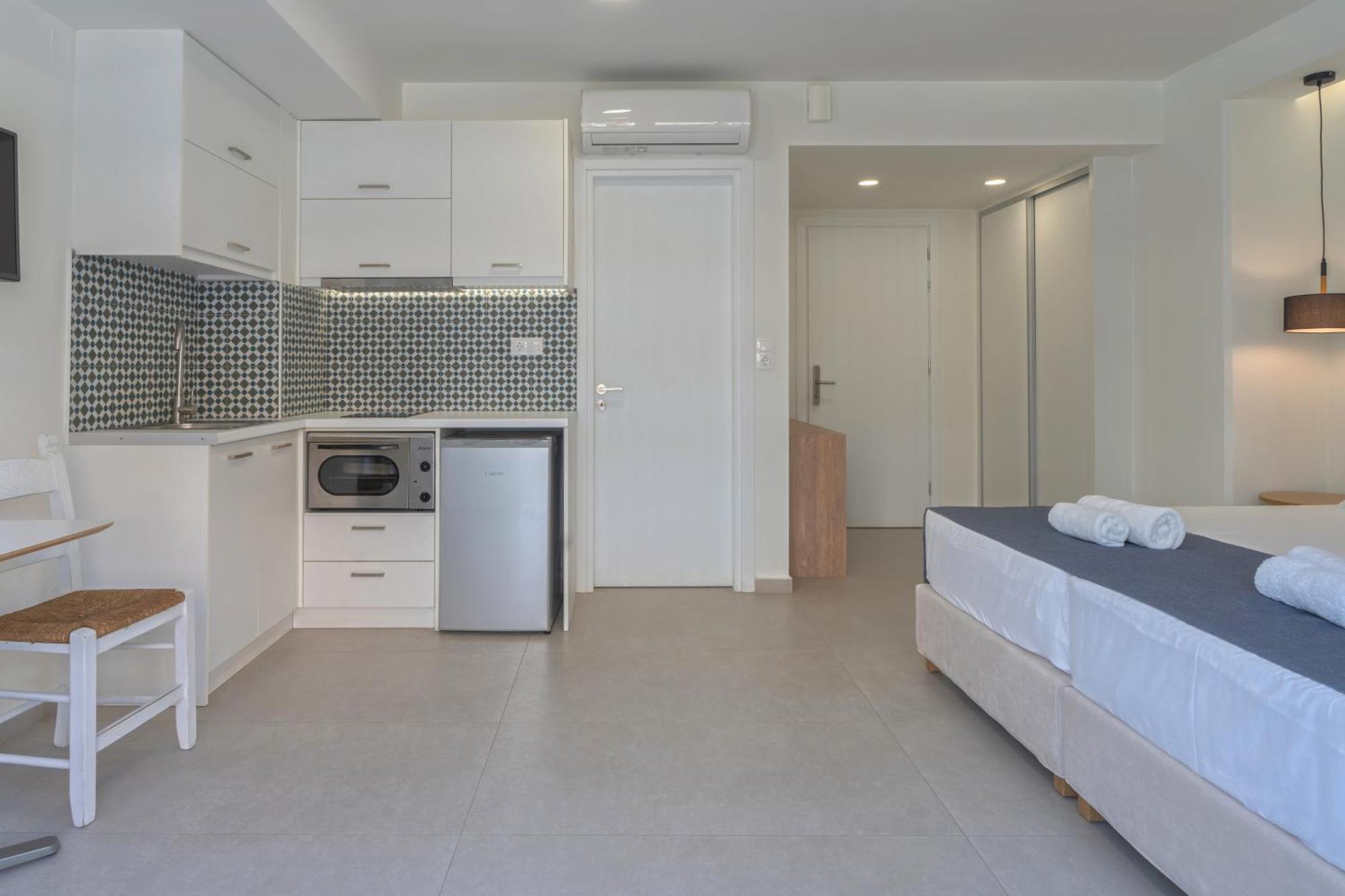 Meltemi Coast Suites Rethymno Exterior foto